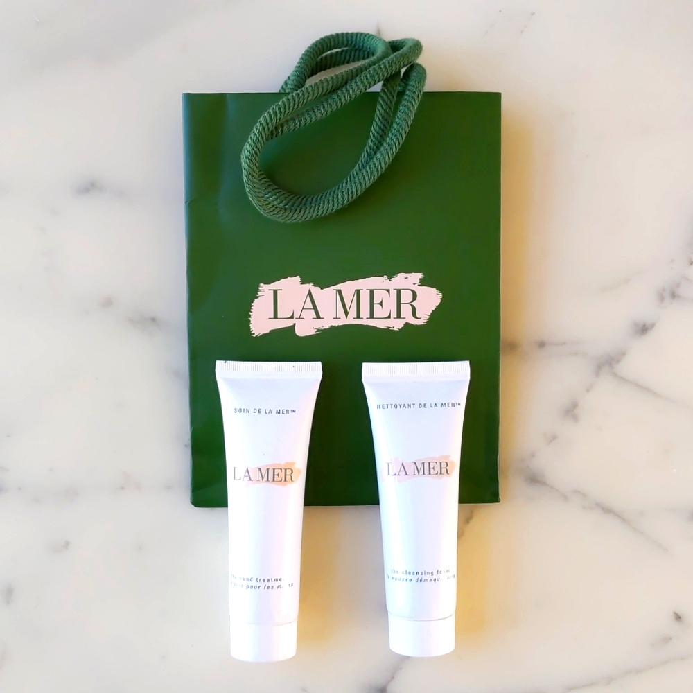 New La Mer The Hand Treatment 30ml. & The Cleansing Foam 30ml. w/Logo Paper Bag. - Picture 1 of 6